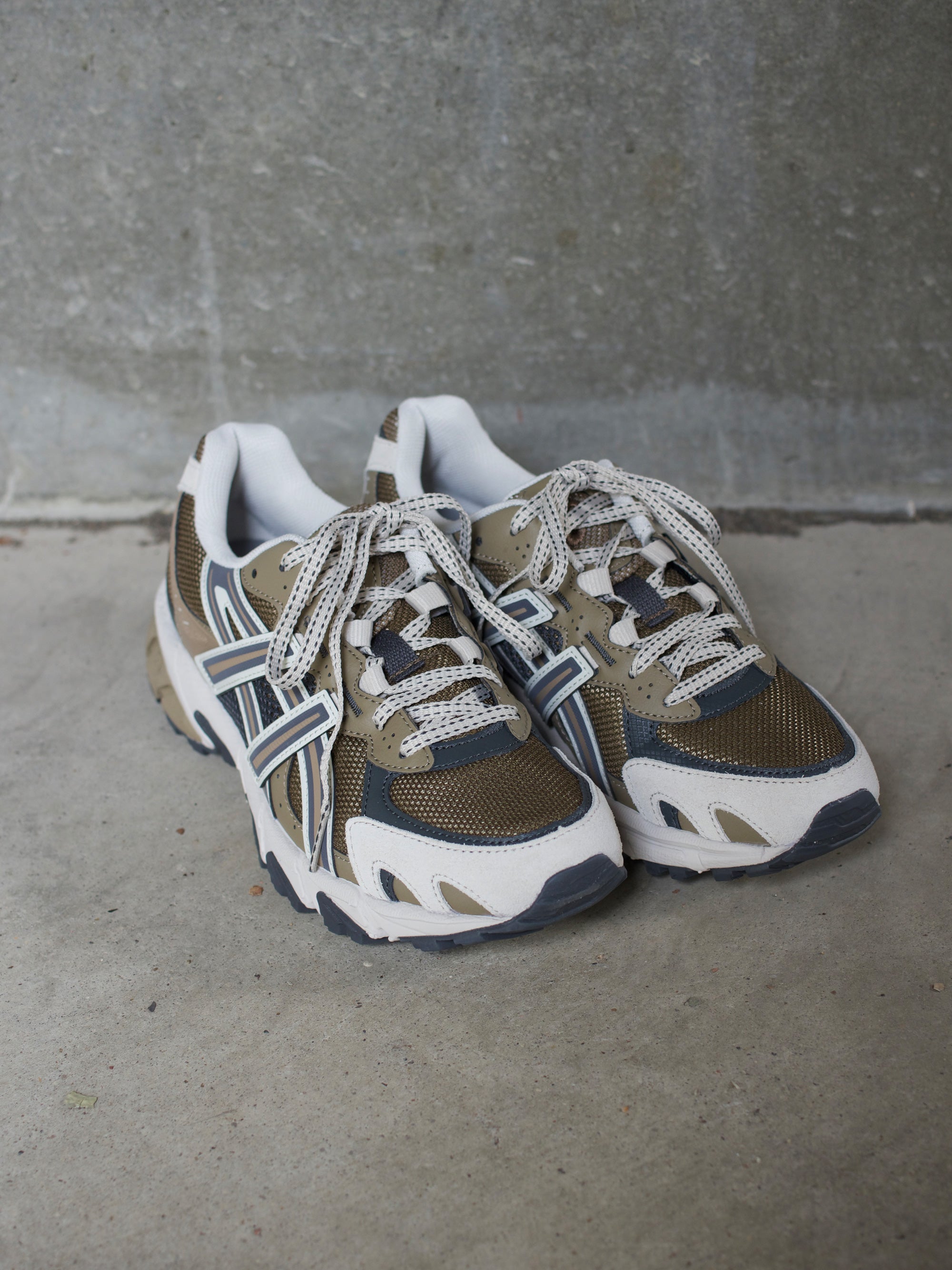 未使用品ASICS GEL-SONOMA 15-50 バニラ23.5cm 未使用品ASICS GEL-SONOMA 15-50 バニラ23.5cm - メルカリ
