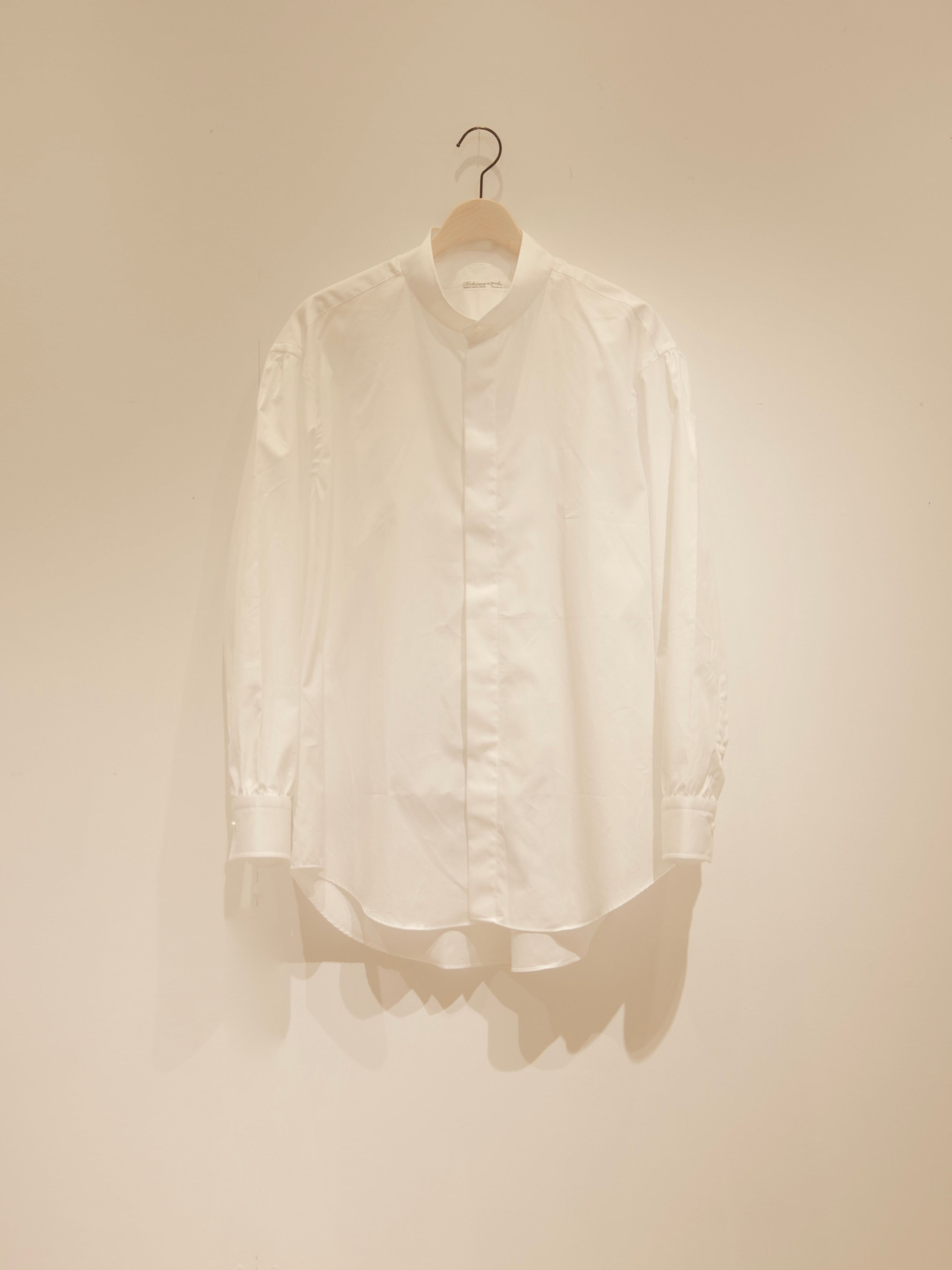 'TOBARI-BOTAN' DOUBLE BUTTON COLLAR GATHERED SHIRT - BROAD COTTON 1.1.0